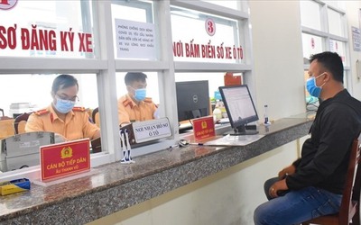 Sáp nhập tỉnh thành, người dân có phải đổi đăng ký xe, biển số xe?