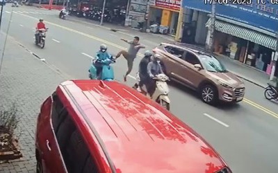 Người đàn ông xuống ô tô đạp ngã nữ tài xế 26 tuổi khai gì?