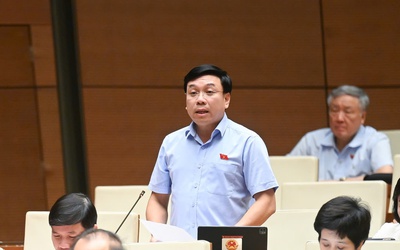 "Học sinh tự nguyện học thêm tại trường, học cô giáo của mình có được không?"
