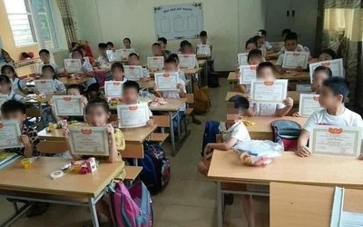 Cuối năm học và chuyện khen thưởng