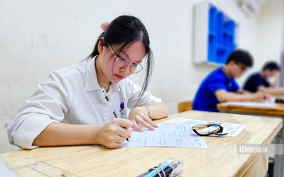 Thi tốt nghiệp THPT: Thí sinh “vượt ải” bài thi tự chọn