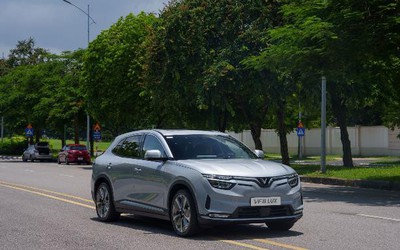 Người dùng VinFast thích “mua đứt” xe kèm pin vì chính sách giá cực tốt