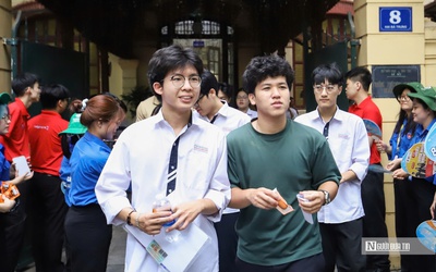 Thi tốt nghiệp THPT: Thí sinh "xoay xở" với môn tiếng Anh