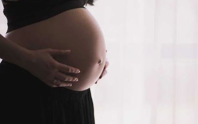 Sinh con tại bệnh viện, sản phụ bị y tá bôi nhầm axit lên bụng