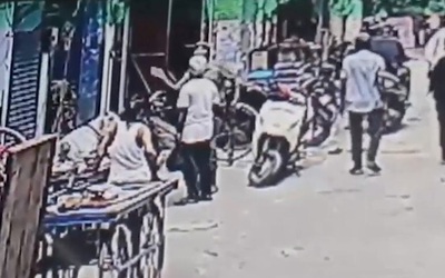 Cảnh sát tát người đàn ông khiếm thính vì nói to