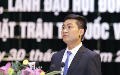 Phó giáo sư 36 tuổi và nhiều nguyên giám đốc sở làm bí thư Đảng ủy xã