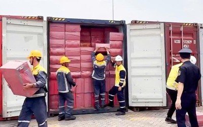 Hải quan bắt giữ 1,3 triệu bao thuốc lá lậu và giả nhãn mác
