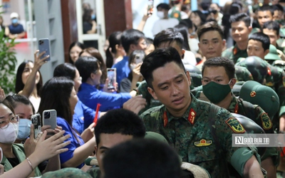 Biên độ của lòng tự trọng và sự hâm mộ