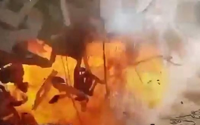 Du thuyền bất ngờ phát nổ, người đàn ông sống sót khó tin