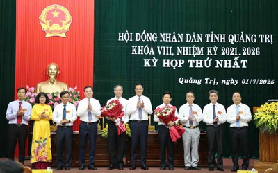 Ngày đầu vận hành chính quyền 2 cấp ở Quảng Trị: Bộ phận "một cửa" hoạt động liên tục, sẵn sàng tiếp đón người dân