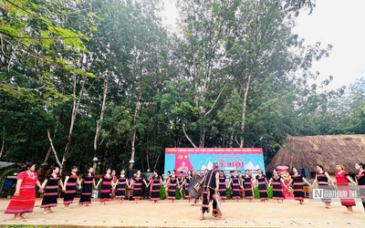 Nửa thế kỷ giữ cồng chiêng giữa đại ngàn Trường Sơn