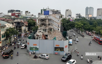 Hà Nội: Tiến độ phá dỡ tòa nhà "hàm cá mập" sau 20 ngày