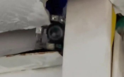Người phụ nữ phát hiện camera quay lén trong căn nhà mới thuê