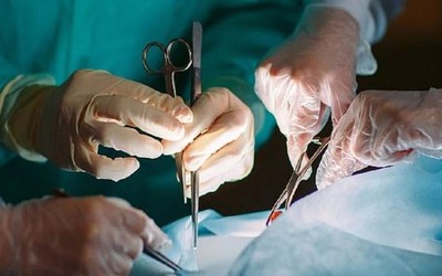 Mổ lấy thai cho sản phụ, bác sĩ phát hiện điều bất ngờ