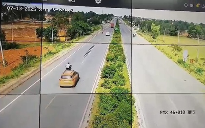 Ô tô đâm trúng xe máy, kéo lê nạn nhân 100 mét rồi bỏ chạy