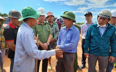 Lãnh đạo tỉnh Quảng Ngãi chỉ đạo "nóng" tháo gỡ vướng mắc mặt bằng cao tốc sắp về đích