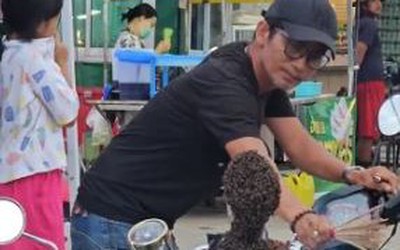 Đi ăn rồi quay lại, người đàn ông chứng kiến cảnh tượng nổi da gà trên xe máy