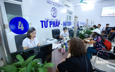 Chấn chỉnh tình trạng "cò làm giấy tờ" tại Trung tâm phục vụ hành chính công