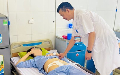 Dùng chanh muối làm việc này, người phụ nữ 54 tuổi bị hoại tử đại tràng