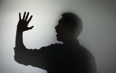 Giải cứu nam sinh bị 'thao túng tâm lý', ép vào nhà nghỉ giữa đêm