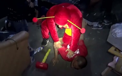 Cảnh sát sử dụng chiến thuật lạ khiến tội phạm ma túy "đứng hình"