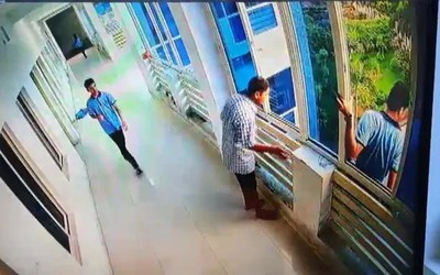 Nam sinh lớp 10 tử vong sau khi nhảy từ tầng cao ký túc xá