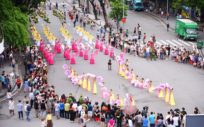 Hà Nội tung loạt tour mới "phủ sóng" thị trường