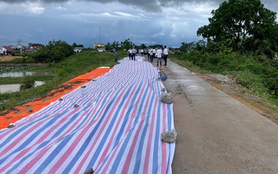 Hà Nội: Hạn chế lưu thông qua tuyến đê bị sụt lún