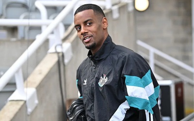 Sốc: Tiền đạo Isak yêu cầu mức lương kỷ lục để ở lại Newcastle