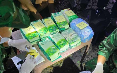 CLIP: Bí mật bên trong những gói trà của cặp nam nữ vừa bị bắt giữ ở Quảng Trị