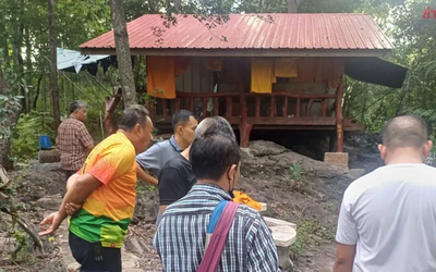 Đang đi dạo, cụ ông 75 tuổi bị con vật quen thuộc trong vườn đốt tử vong