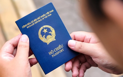 Bản tin 24/7: Hộ chiếu Việt Nam thăng hạng 7 bậc