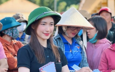 Ca sĩ Hoà Minzy ủng hộ 300 triệu đồng cho bà con vùng lũ Nghệ An