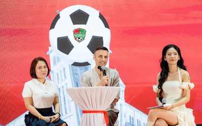 Dimitar Berbatov tái ngộ fan Việt tại sự kiện “Together We Rise”