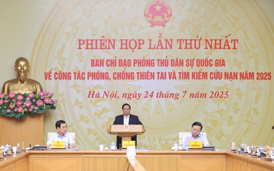 Thủ tướng: Bằng mọi cách tiếp cận nơi bị chia cắt do bão lũ, thiên tai