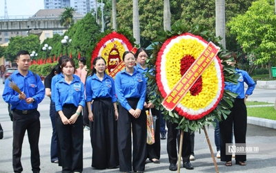Đoàn Thanh niên Hội Luật gia Việt Nam dâng hương tưởng nhớ các anh hùng liệt sĩ nhân dịp 27/7