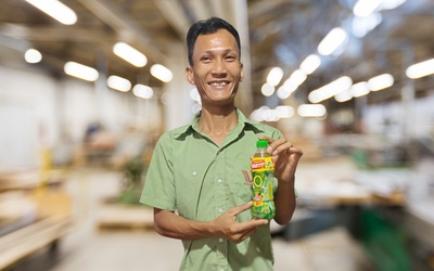 Một công nhân ở Đồng Nai trúng 100 triệu đồng tiền mặt từ Trà Xanh Không Độ