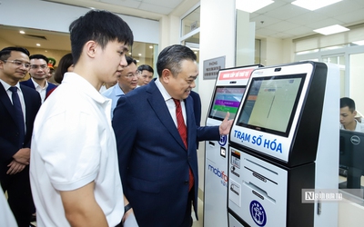 Hà Nội triển khai Chiến dịch 45 ngày đêm hỗ trợ chuyển đổi số tại xã, phường