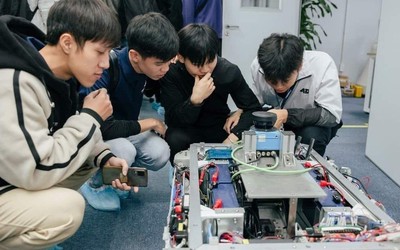 Bản tin 27/7: Bỏ quy định điểm sàn 8 điểm môn Toán với ngành vi mạch bán dẫn