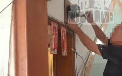 Bị "trộm điện" suốt 9 năm, người đàn ông sốc nặng khi biết thủ phạm