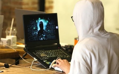 Thêm một nam sinh viên đại học bị "bắt cóc online"