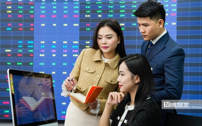 Ngành chứng khoán bội thu chưa từng có, công ty nào đang lên hương?