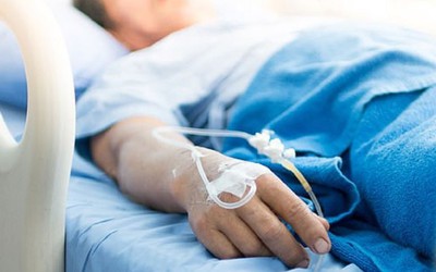Người đàn ông 58 tuổi nhập viện cấp cứu sau khi uống cà phê và hút thuốc