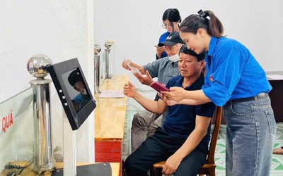 Chính quyền 2 cấp đi vào vận hành, thanh niên Hà Tĩnh xung kích hỗ trợ người dân