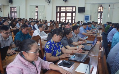 Tập huấn “xóa mù” công nghệ cho cán bộ cơ sở và người dân