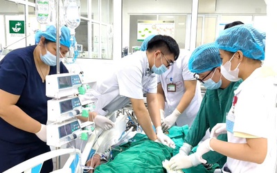 Tiết canh, lòng lợn - từ món nhậu khoái khẩu đến giường bệnh cấp cứu