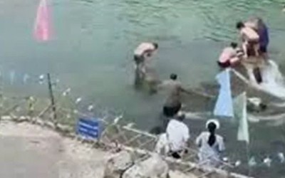 Người đàn ông nhảy xuống sông cứu cô gái đuối nước, cả 2 đều tử vong