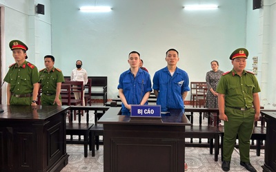 Hơn 15 năm tù cho 2 bị cáo đi giao ma túy để lấy tiền công