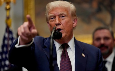 Tổng thống Mỹ Donald Trump điều chỉnh biểu thuế trước hạn chót
