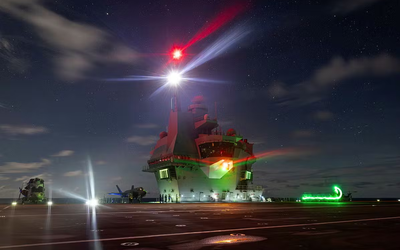 Cận cảnh tiêm kích F-35B hoạt động trong đêm đen